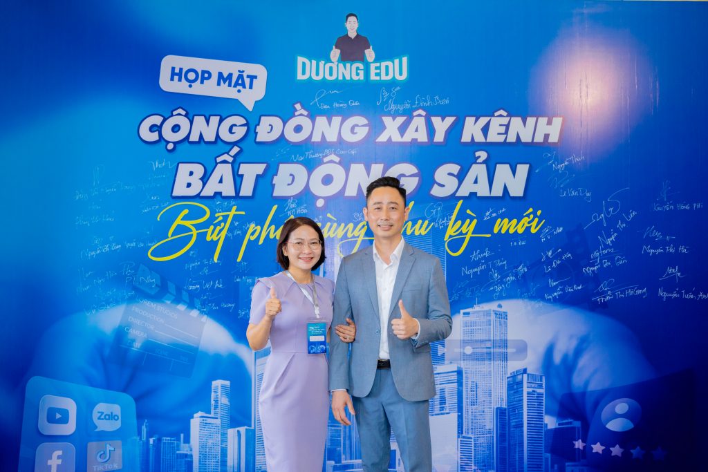Học viên Trang Thanh Thúy cùng Đăng Dương tại sự kiện cộng đồng xây kênh bất động sản