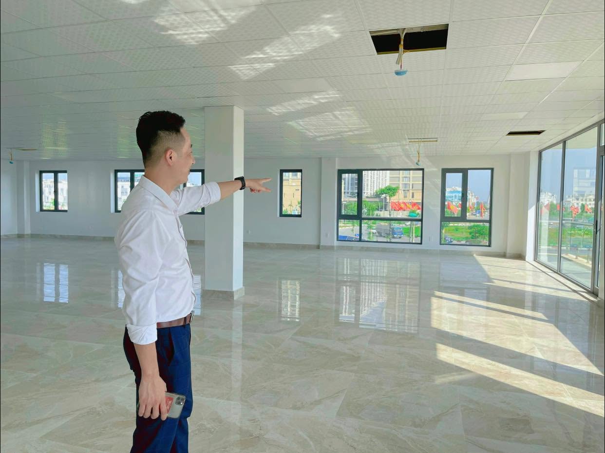 Môi giới bất động sản bán sản phẩm chỉ đọc thông số khô khan