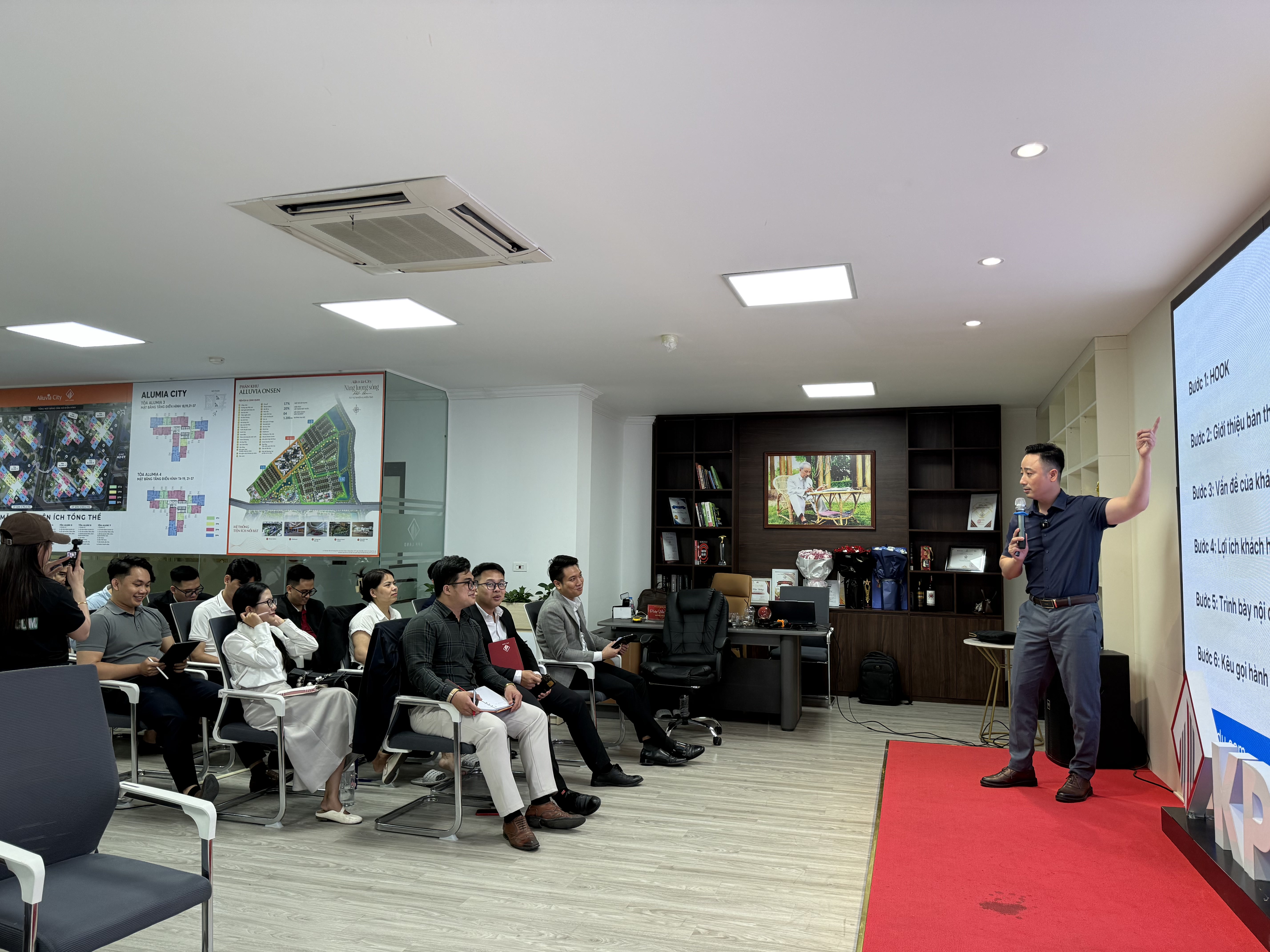 Lớp đào tạo môi giới bất động sản do Đăng Dương đứng lớp, học viên đến từ nhiều ngành nghề khác nhau
