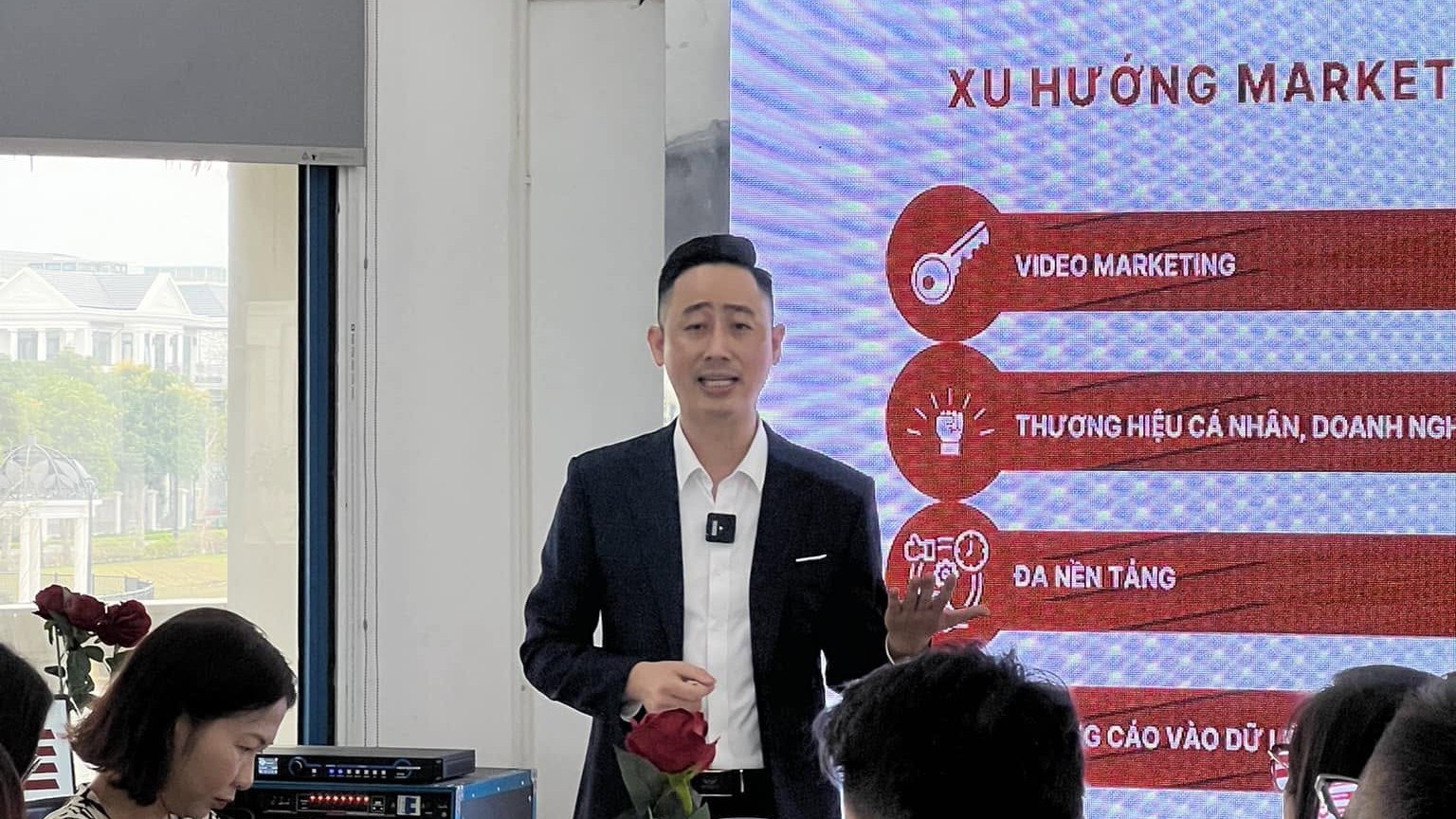 Buổi chia sẻ với người làm nghề môi giới bất động sản về chuyện người rời nghề và người ở lại