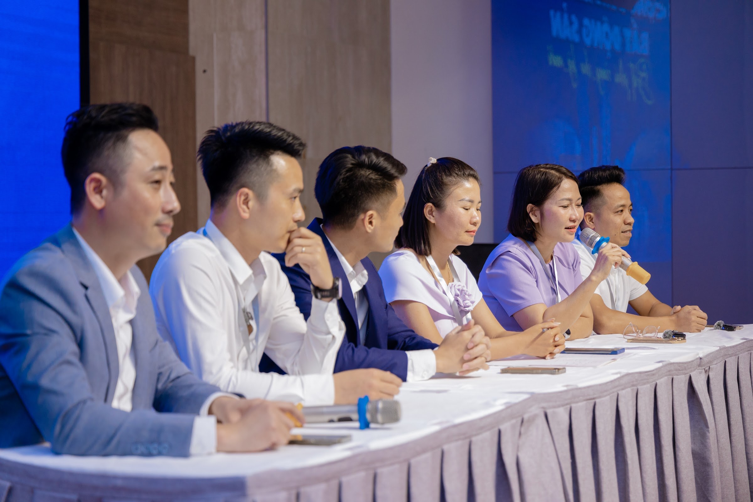 Buổi chia sẻ với môi giới bất động sản về cách chọn nền tảng mạng xã hội theo dòng hàng