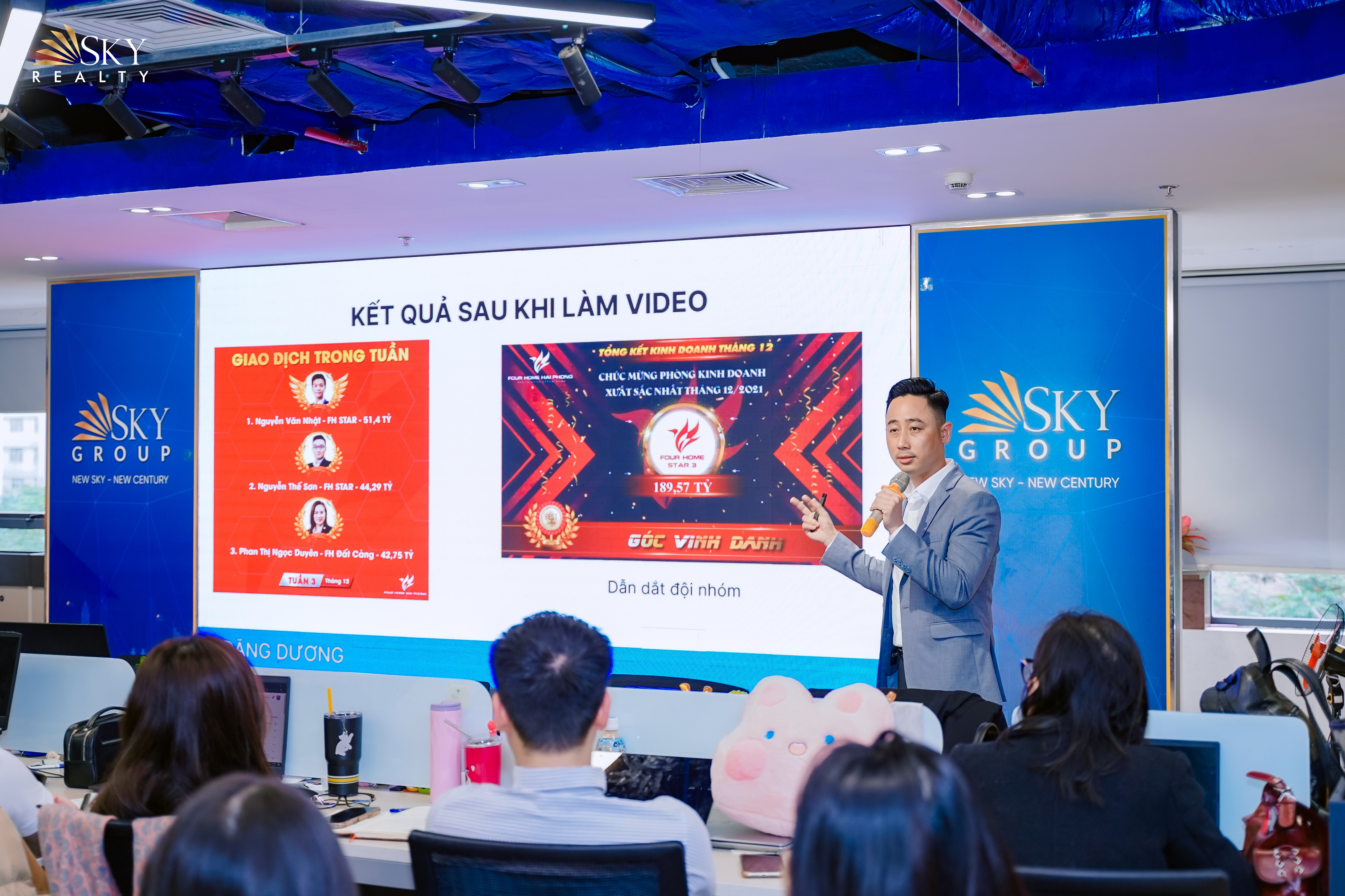 Đăng Dương trao đổi với đội môi giới bất động sản về cách phân biệt thị trường chậm lại với việc chính mình mất gốc