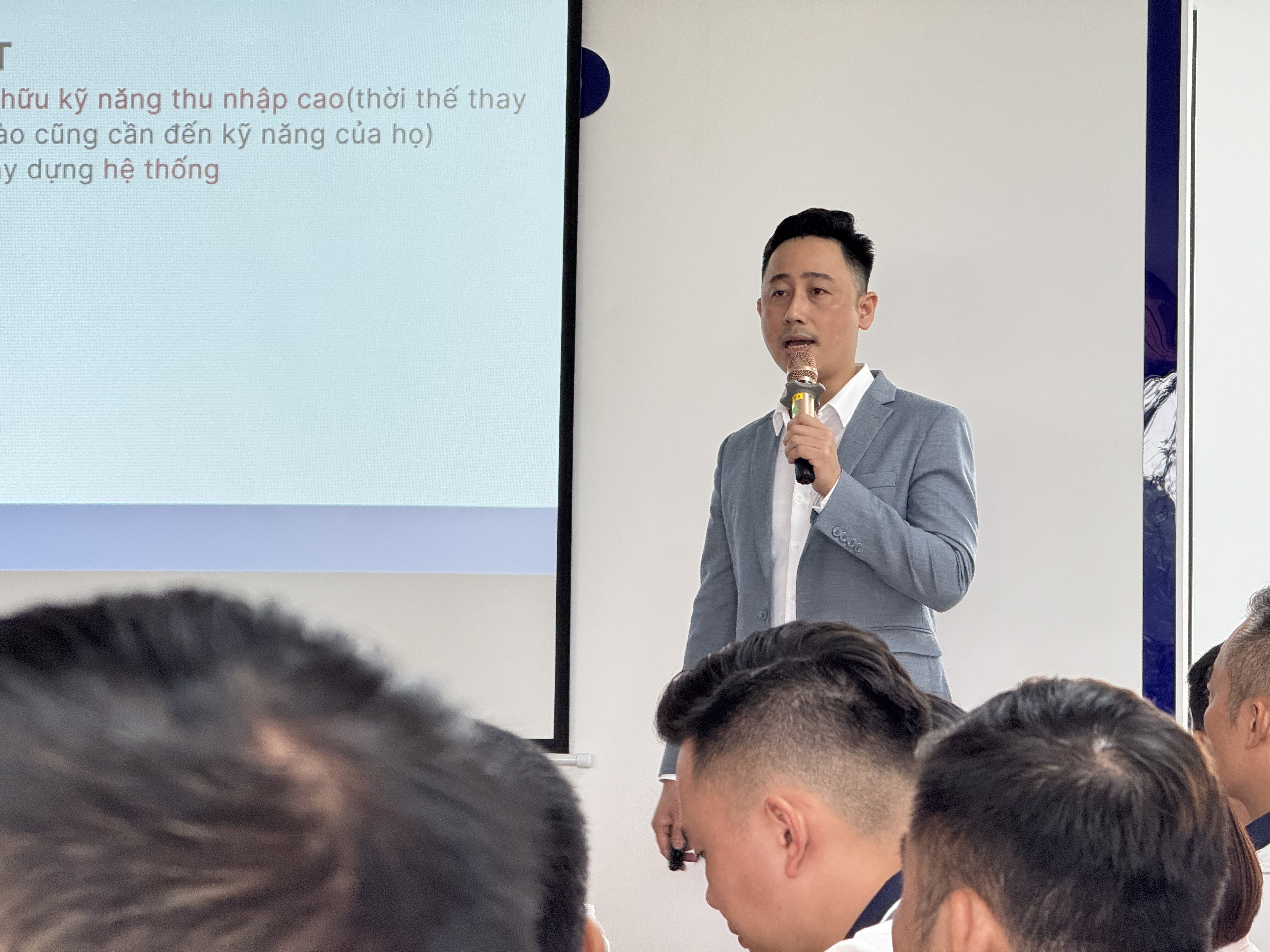 Buổi đào tạo môi giới bất động sản về những khó khăn thật của nghề