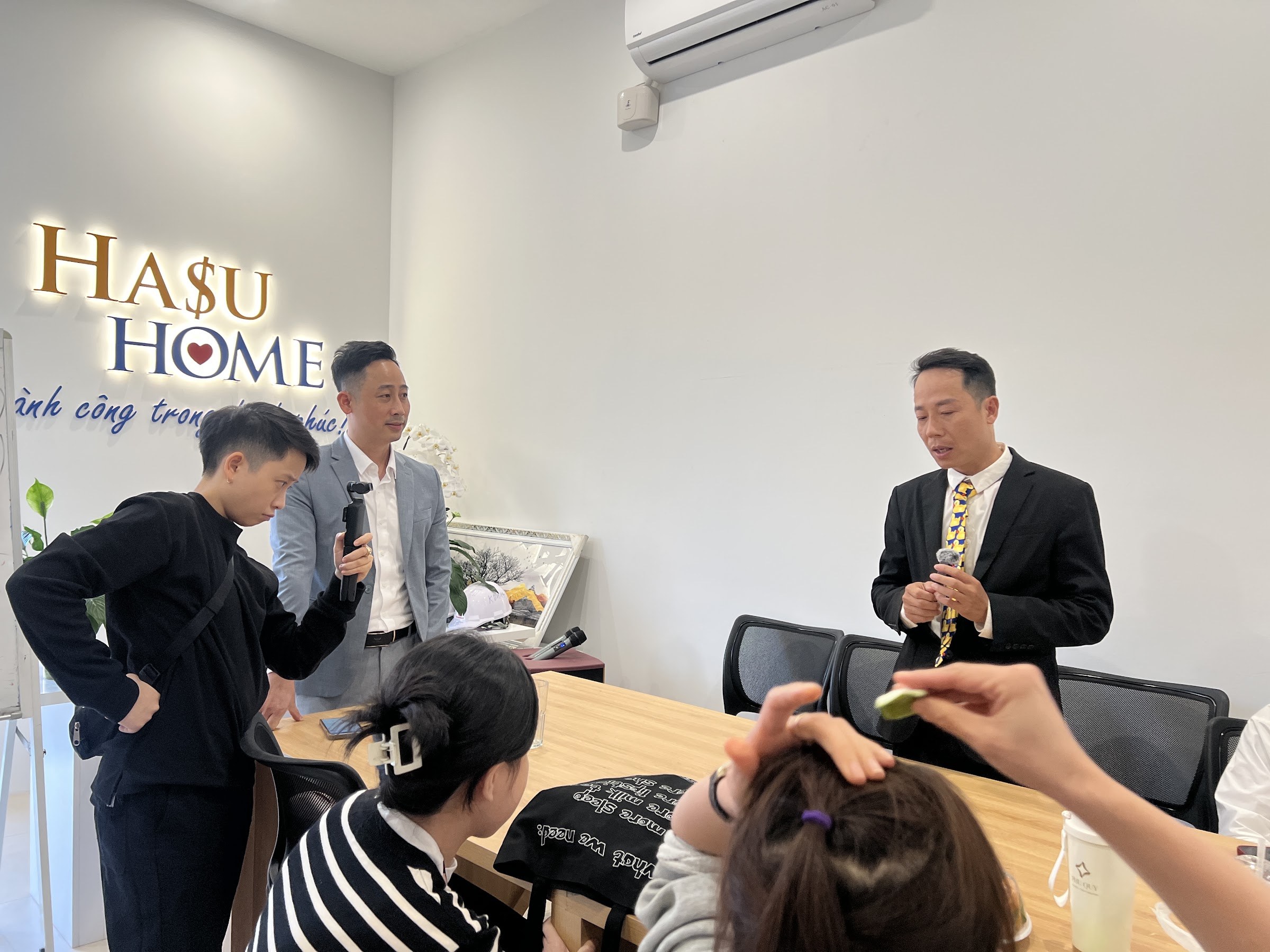 Hướng dẫn môi giới bất động sản dùng điện thoại để quay video giới thiệu sản phẩm