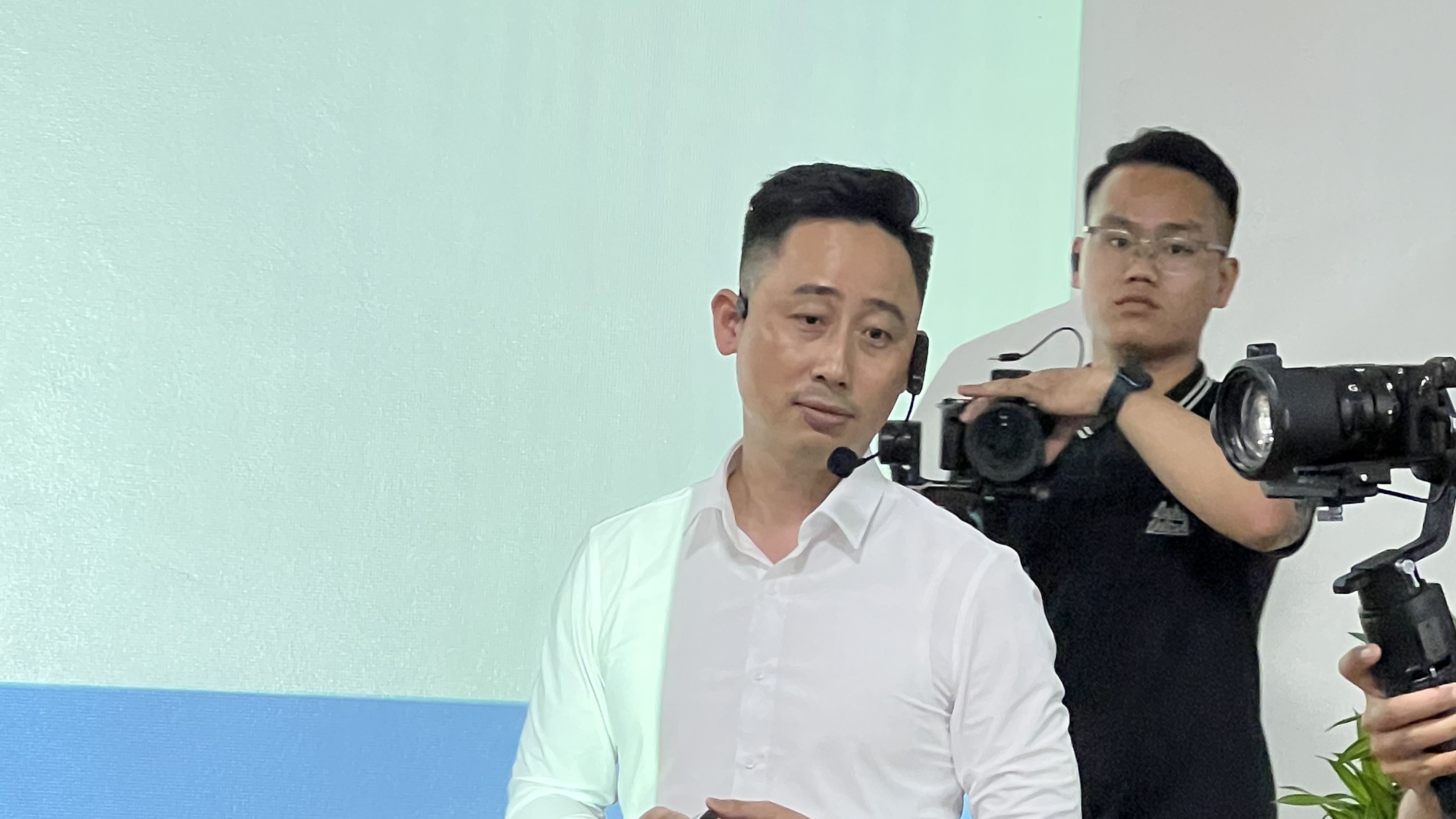Buổi trao đổi thẳng thắn với nhóm môi giới bất động sản về cái giá phải trả khi dồn giờ cho việc làm video