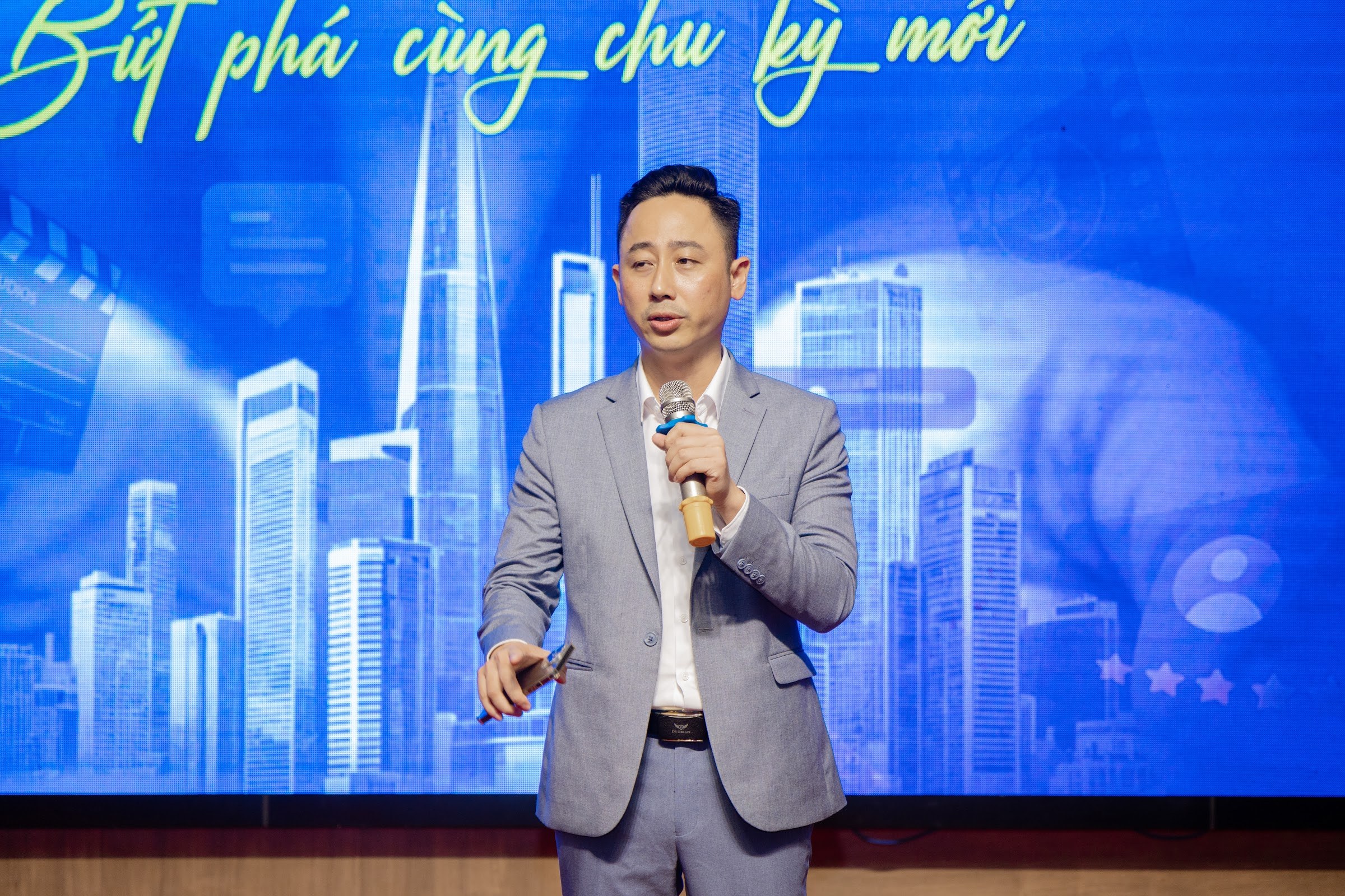 Buổi hướng dẫn chọn công cụ dựng video chạy được trên điện thoại cho môi giới bất động sản