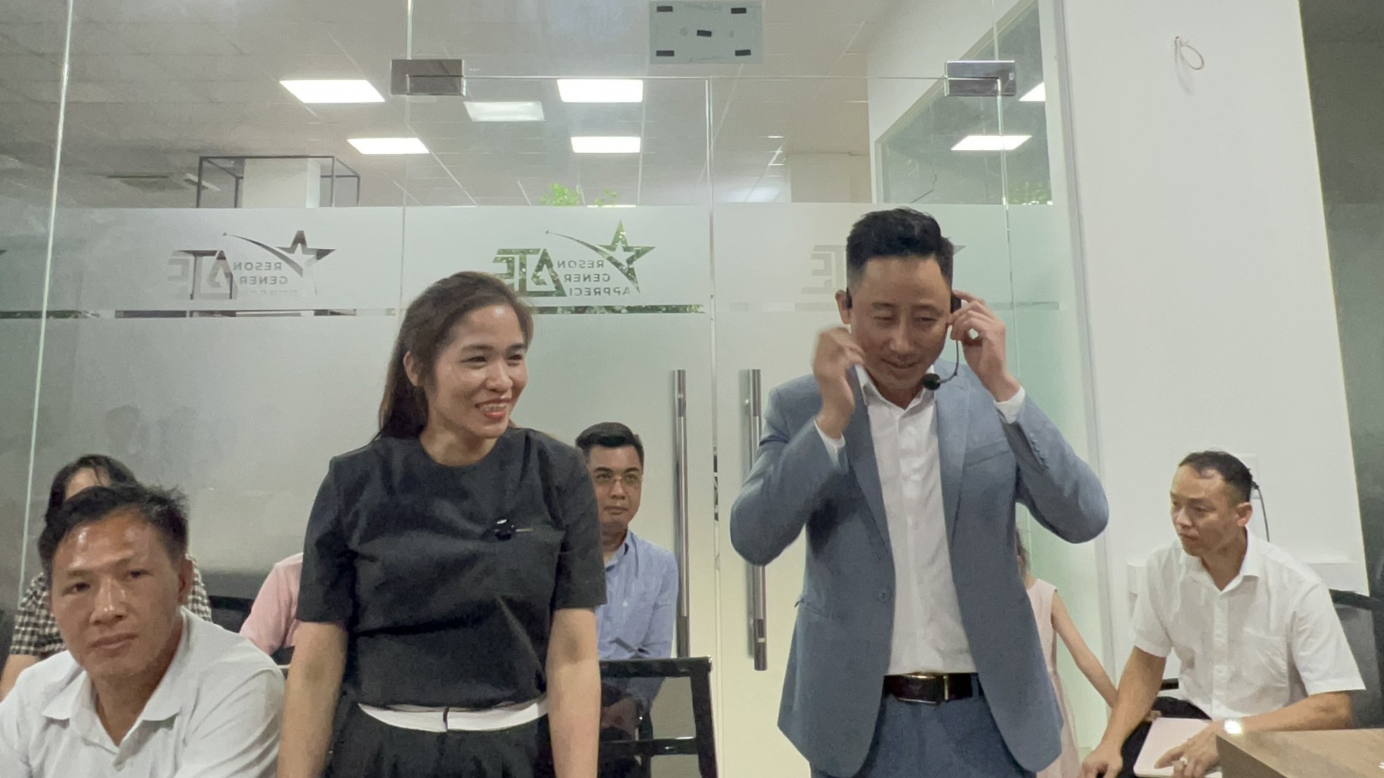 Buổi đào tạo đội ngũ môi giới bất động sản về cách tách quỹ để thuê người làm phần việc tốn giờ