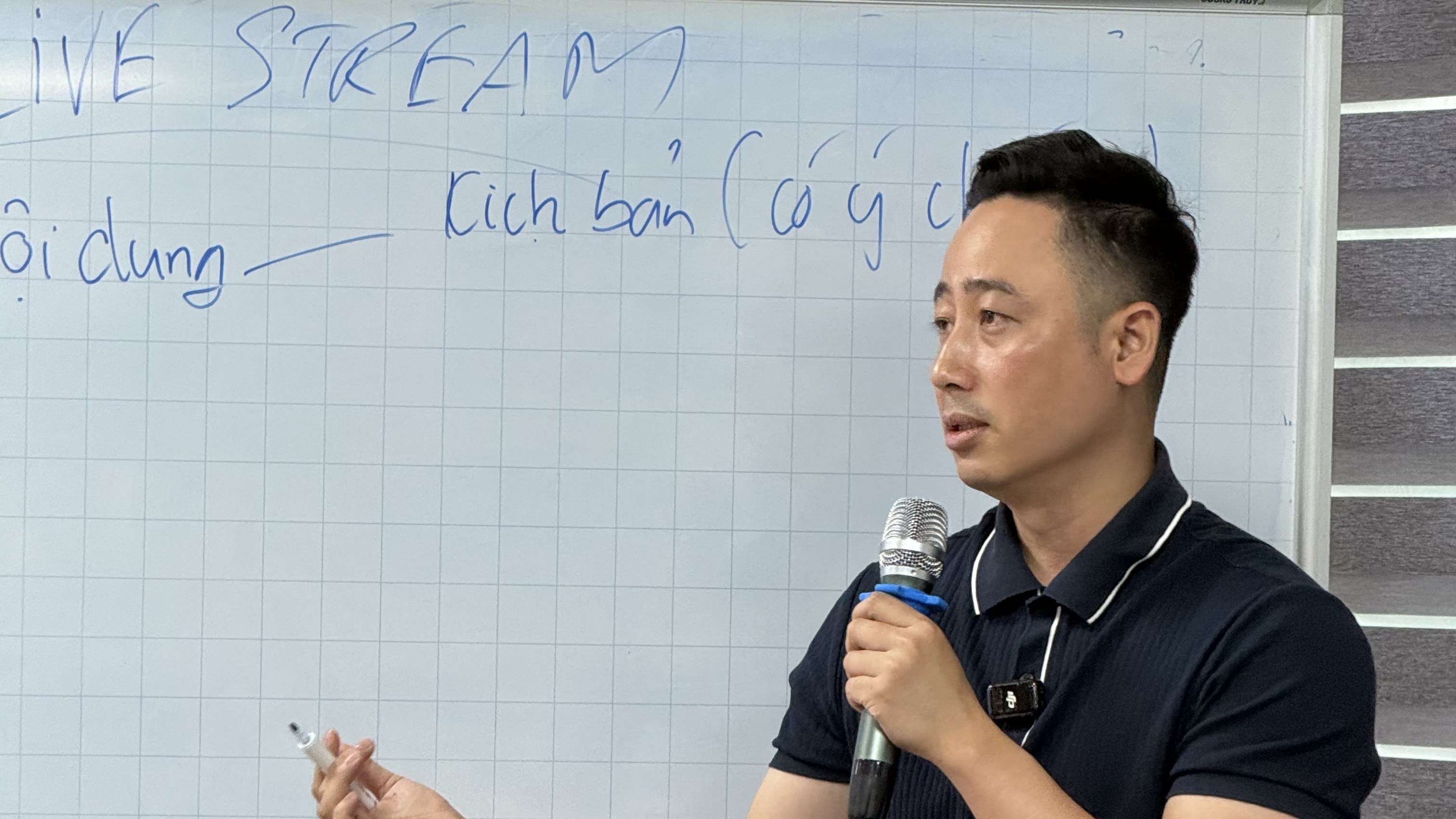 Rà soát hồ sơ và thông tin sản phẩm đã công khai trước khi mở một phiên livestream bán đất