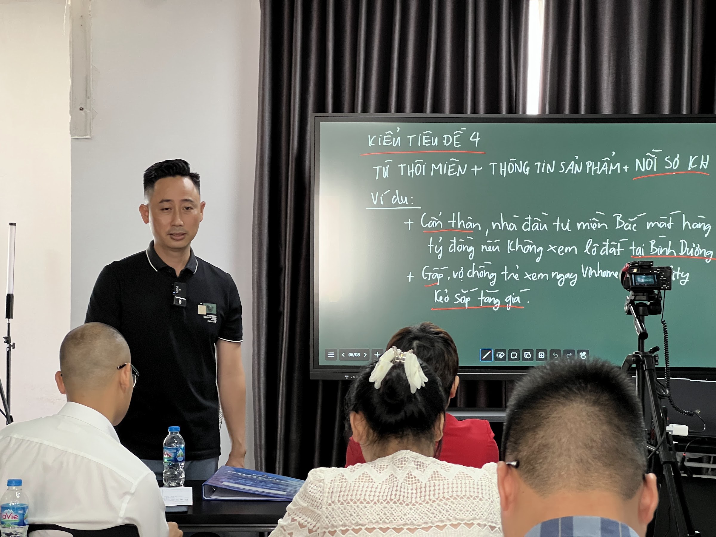 Buổi đào tạo môi giới bất động sản về giới hạn khi làm nội dung liên quan tới tiền bạc