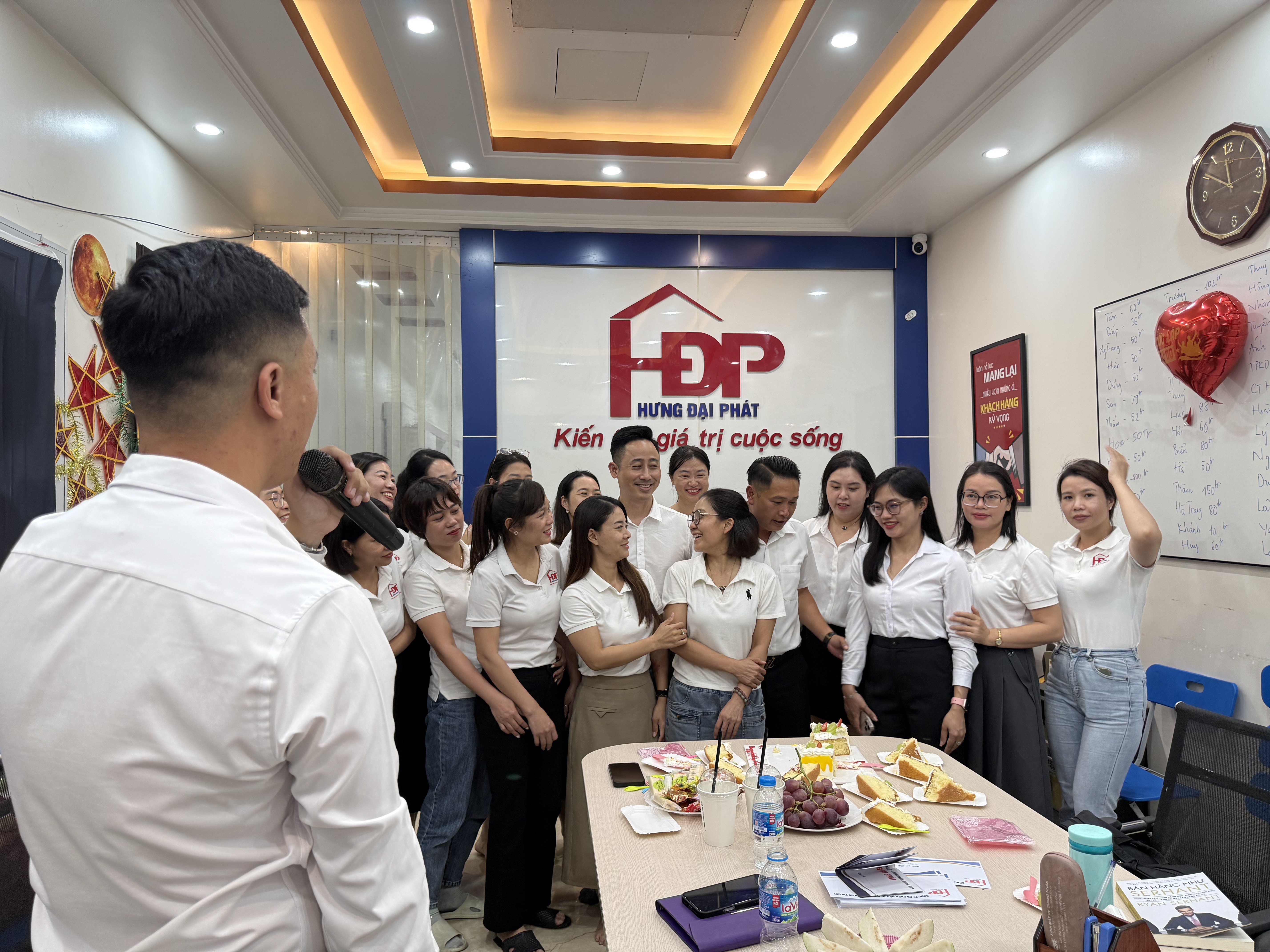 Buổi hướng dẫn môi giới bất động sản cách phân loại khách hàng tiềm năng theo câu hỏi của khách