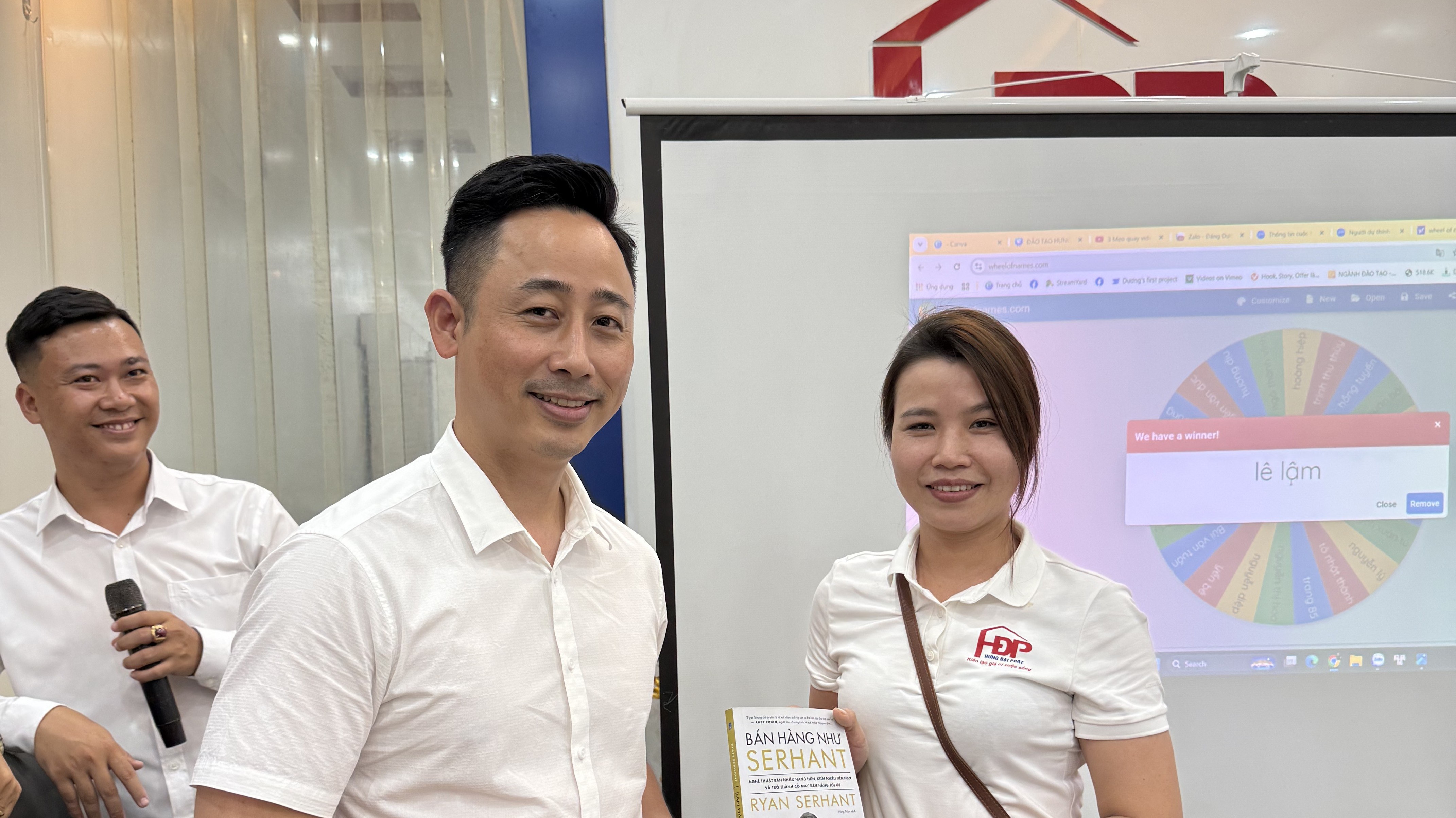 Trao đổi về điều kiện hành nghề và hồ sơ nghề nghiệp của người làm môi giới bất động sản