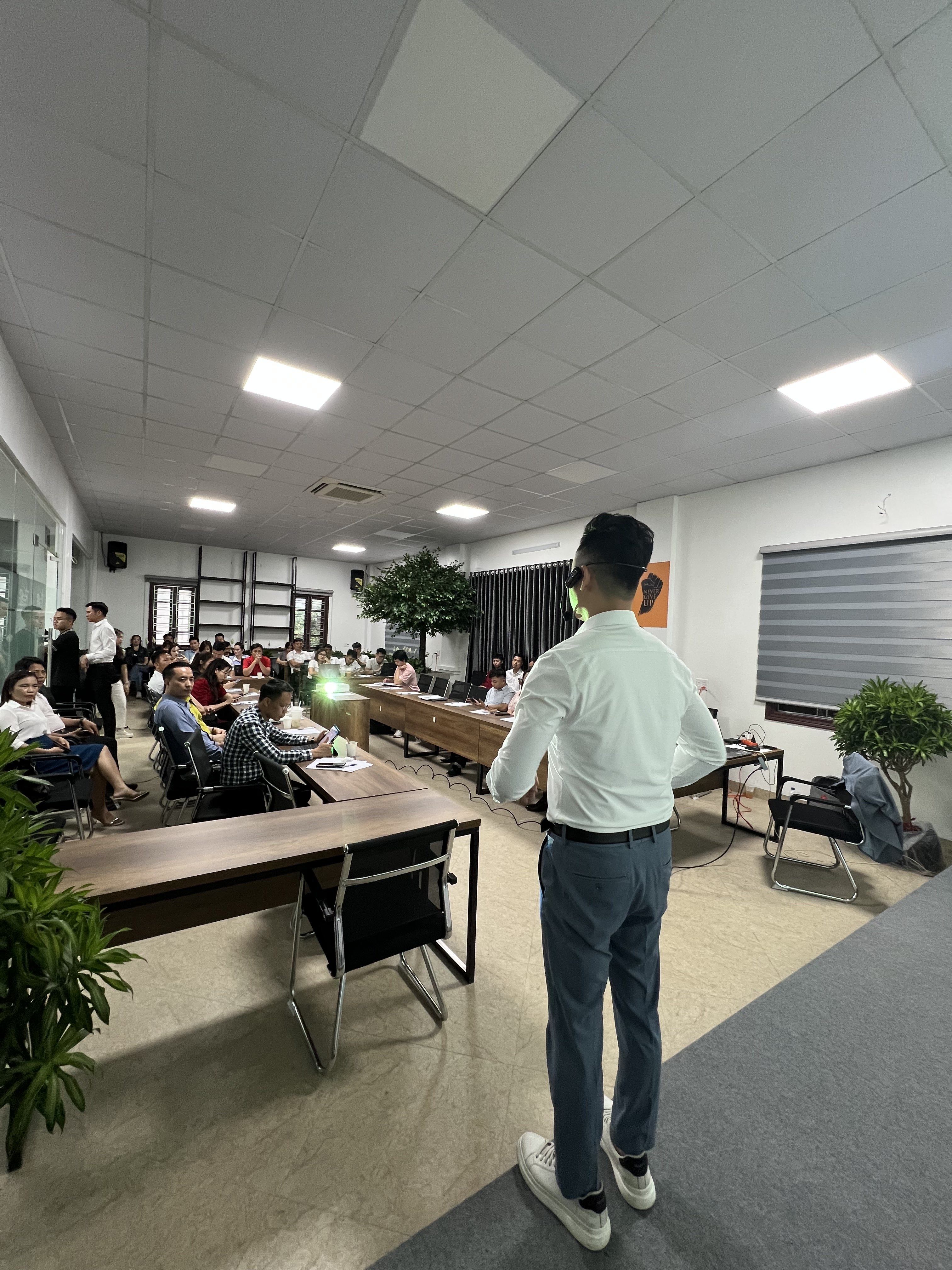 Đăng Dương tư vấn cho người mới vào nghề môi giới bất động sản nên chọn nhánh thổ cư hay dự án