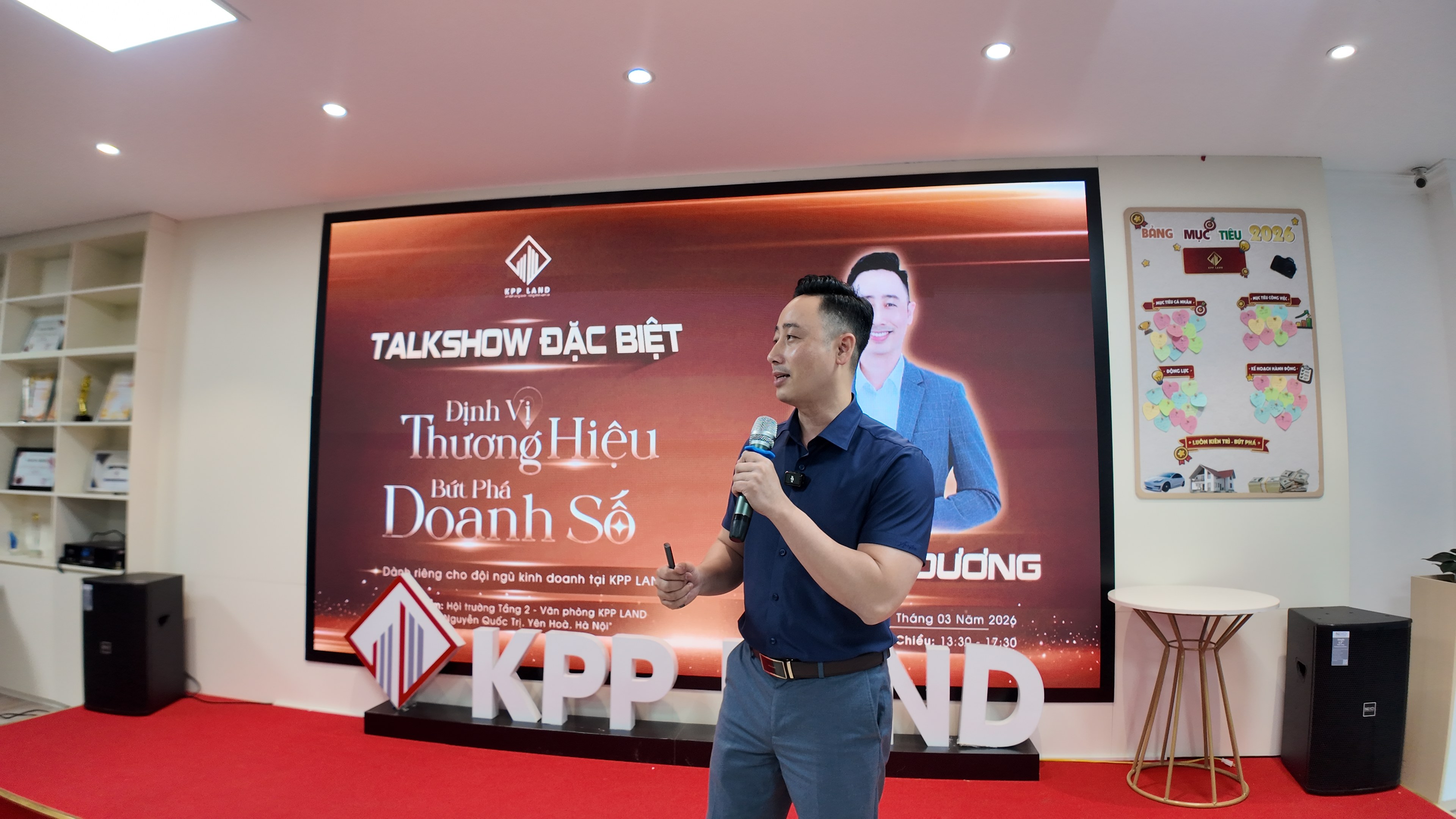 Buổi đào tạo môi giới bất động sản về cách tra cứu số liệu thị trường công bố theo quý