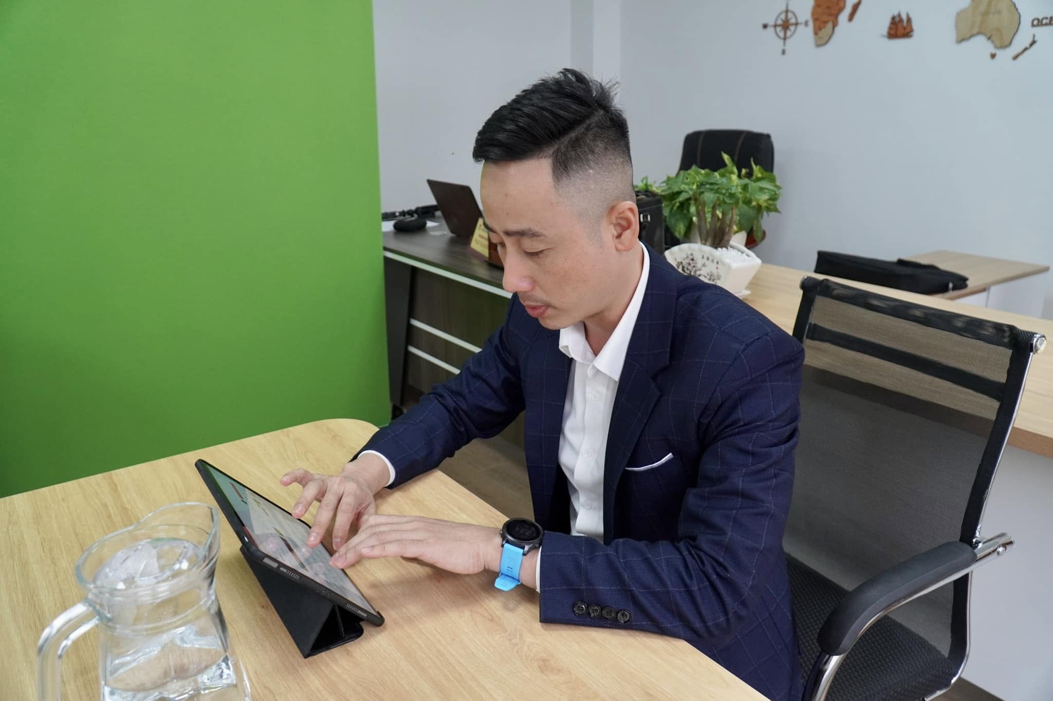 Đăng Dương ngồi rà lại kế hoạch cho người quay lại nghề môi giới bất động sản