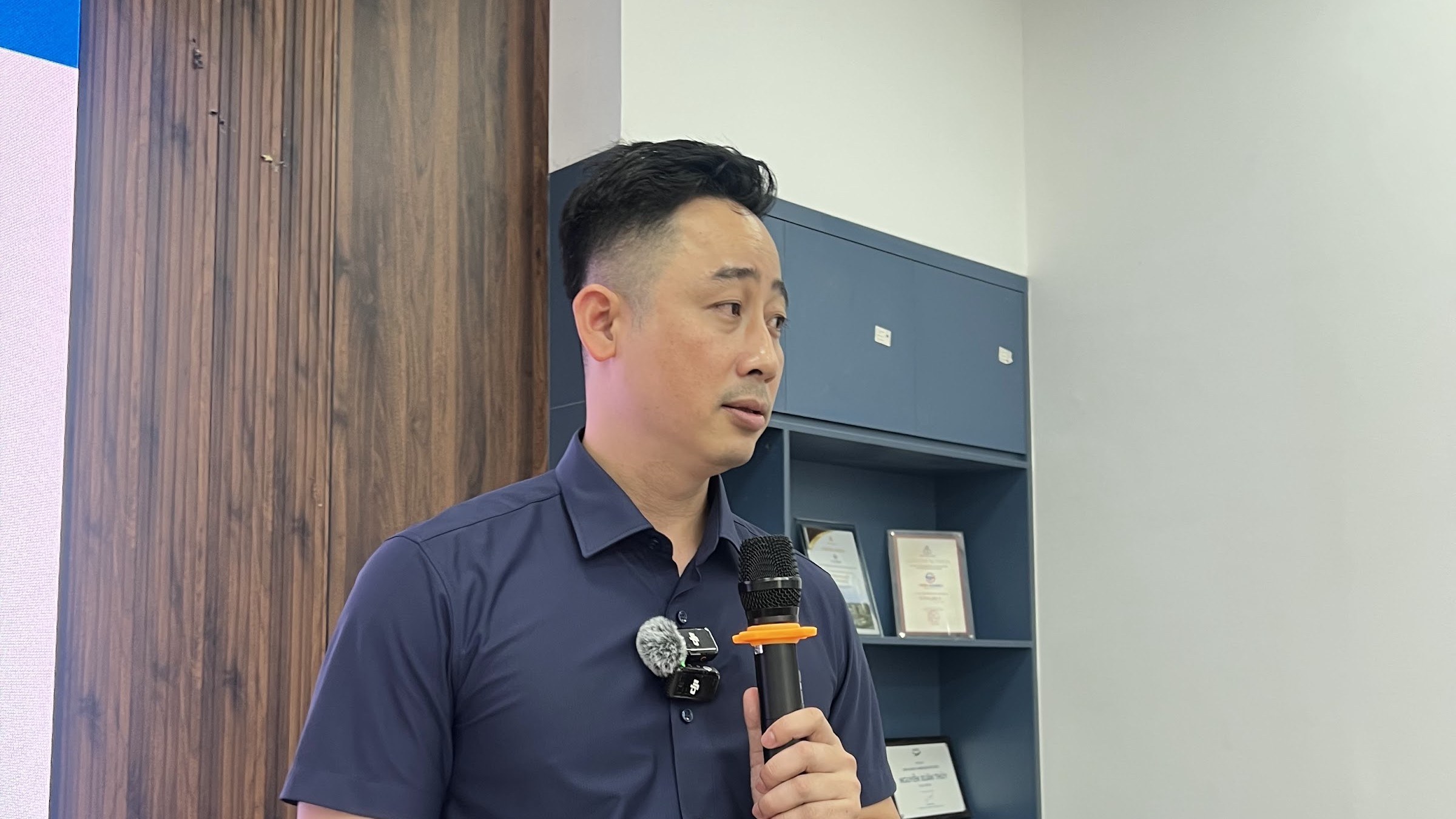 Chia sẻ về cách thu xếp giữa nghề môi giới bất động sản và gia đình khi ngày làm việc kéo dài