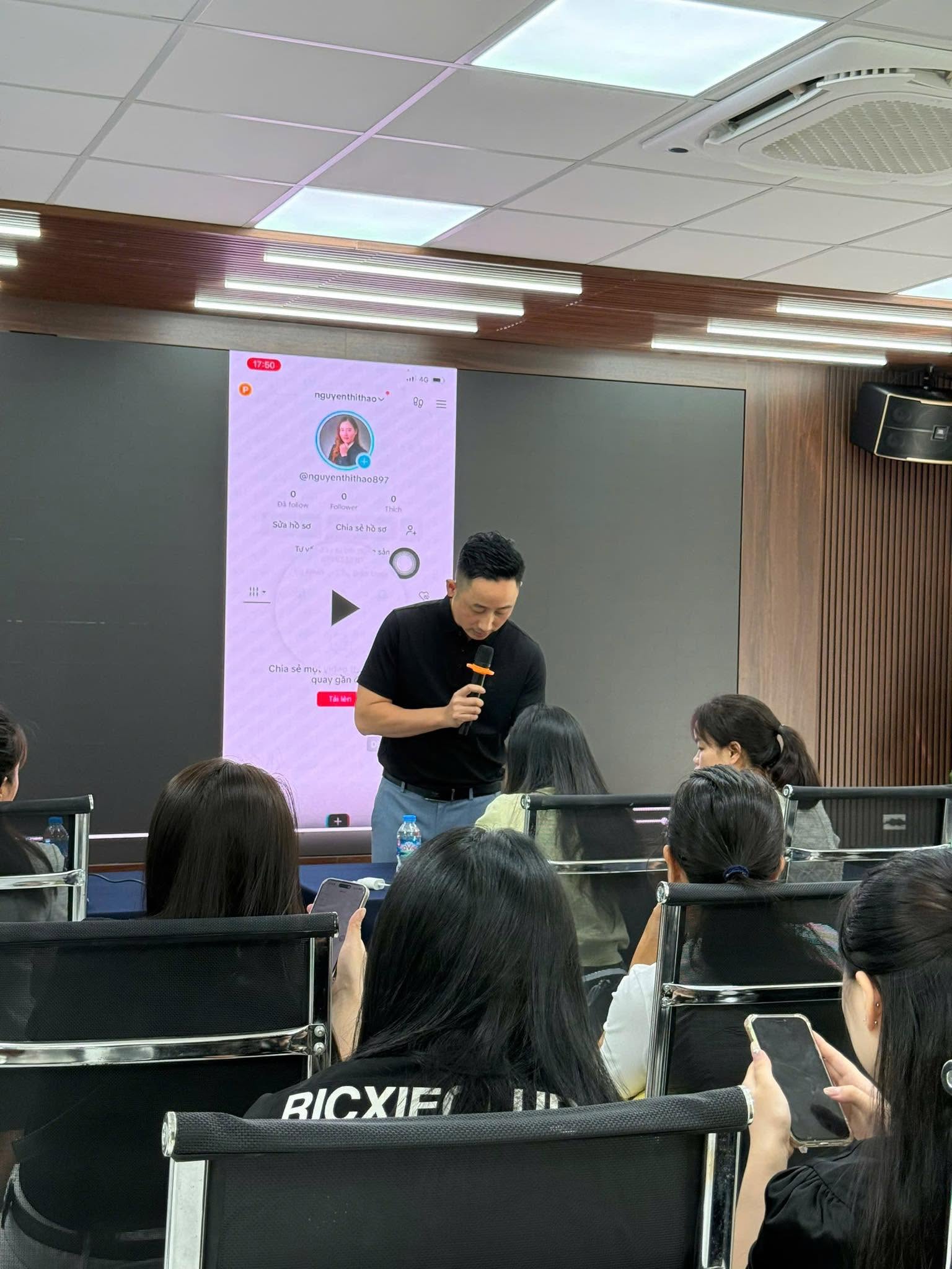 Hướng dẫn thực hành tạo tài khoản TikTok, một bước marketing trước khi có khách hàng bất động sản