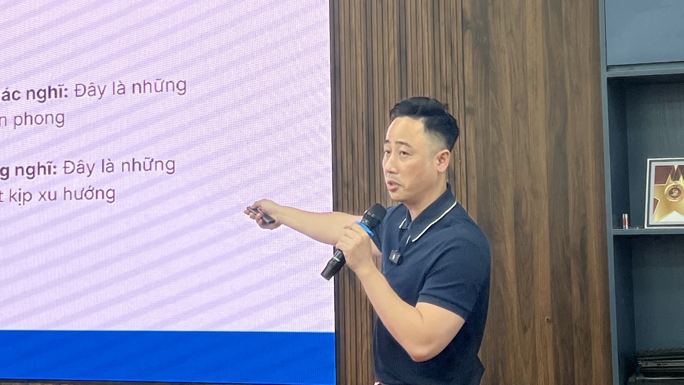Cách đặt trần chi phí tiếp khách của môi giới bất động sản dựa trên hoa hồng một thương vụ