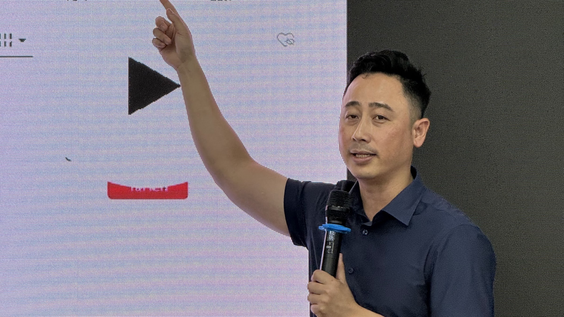 Buổi chia sẻ cách biến lượt xem video bất động sản thành khách thật bằng quà tặng thu khách