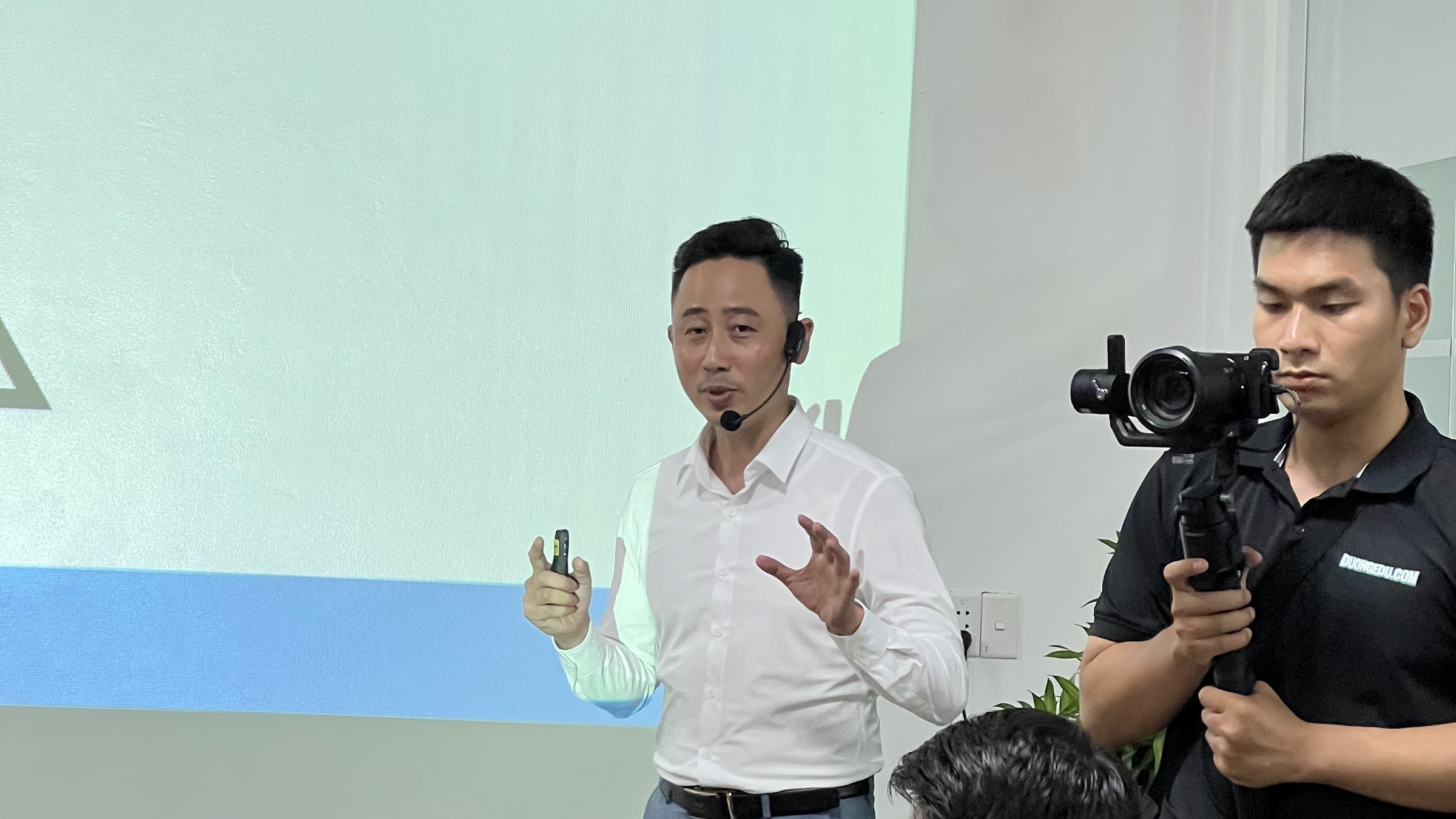 Hỏi lại khách đã mua và khách chưa mua để lấy dữ liệu làm nội dung bất động sản cho dòng sản phẩm mới